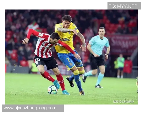 11月17日法国与荷兰激战成平局比赛精彩回顾与分析